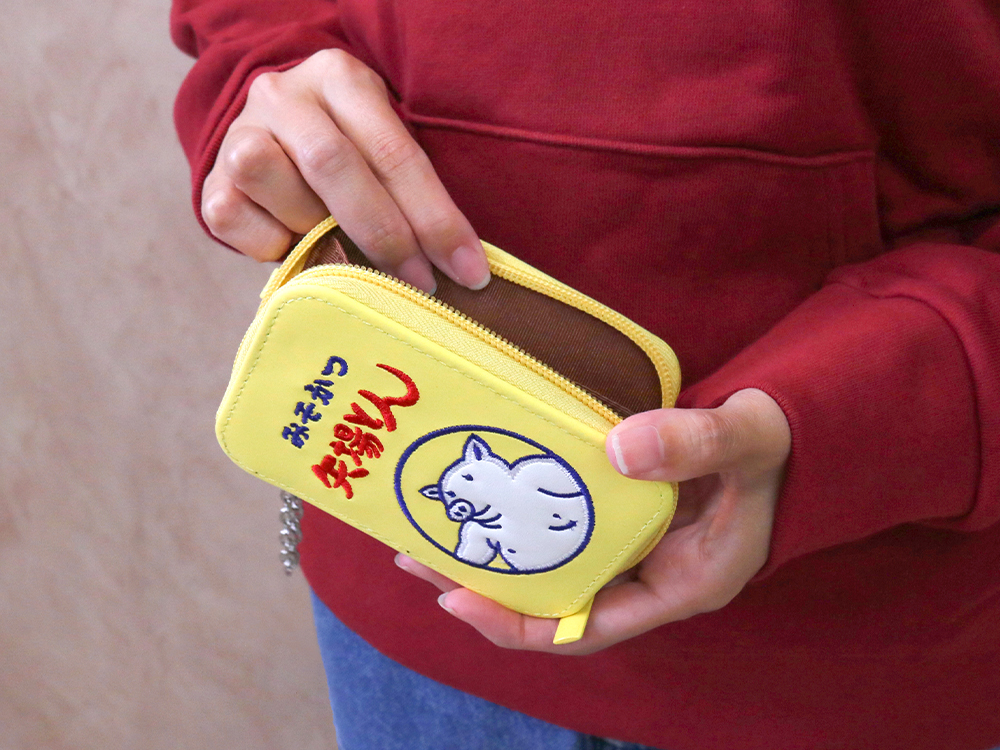 まちかど画廊コラボ！矢場とん カードケース | カタログ - 矢場とん